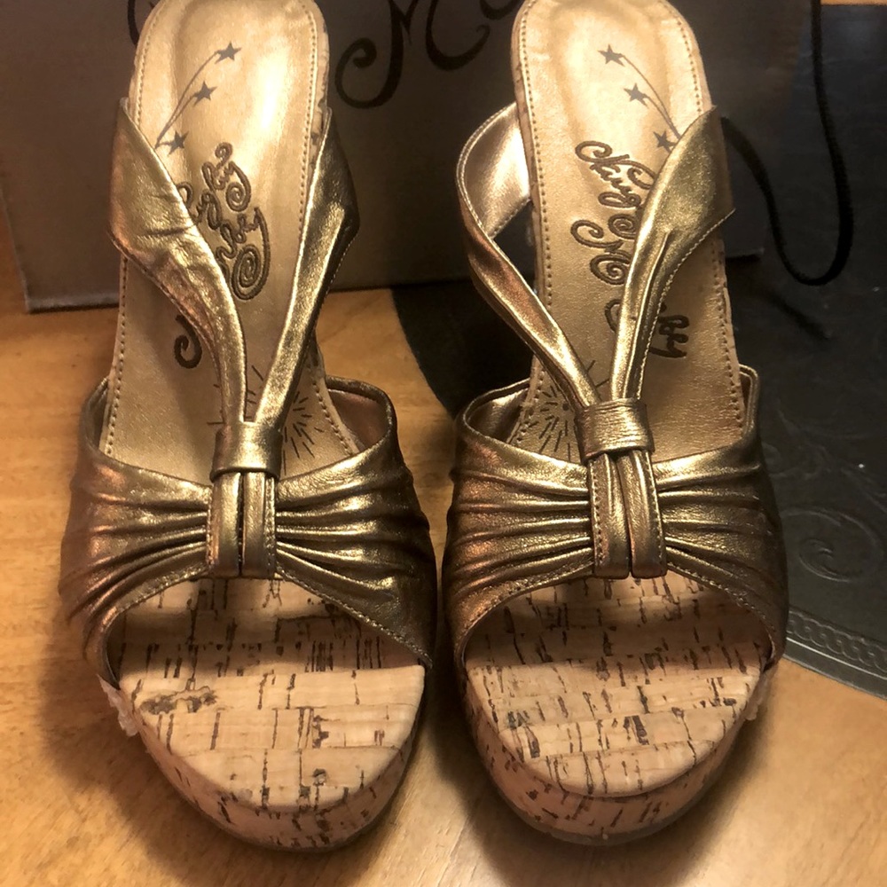 NIB Vintage Naughty Monkey All Night Bronze Wedge 10